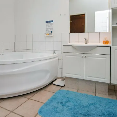 8 Person In Aabenraa-by Traum *